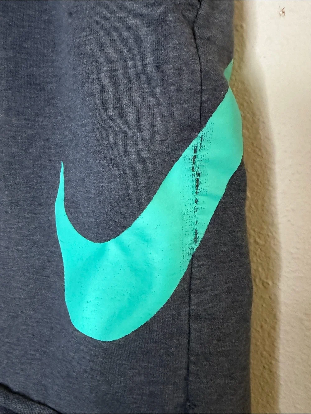 Nike Men's Gray Athletic Shorts W/ Teal Swoosh Logo Size Large club fleece